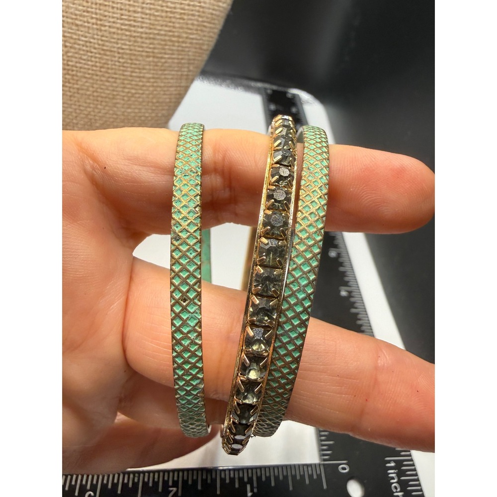 Vintage Green Enamel and Rhinestone Bangle Bracelet Set 3 Piece Gold Tone Stack‎